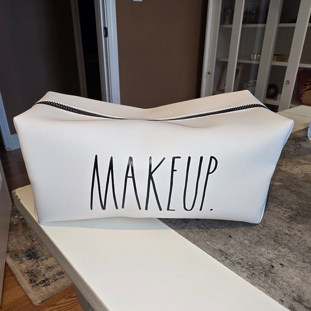 RAE DUNN Makeup. Bag